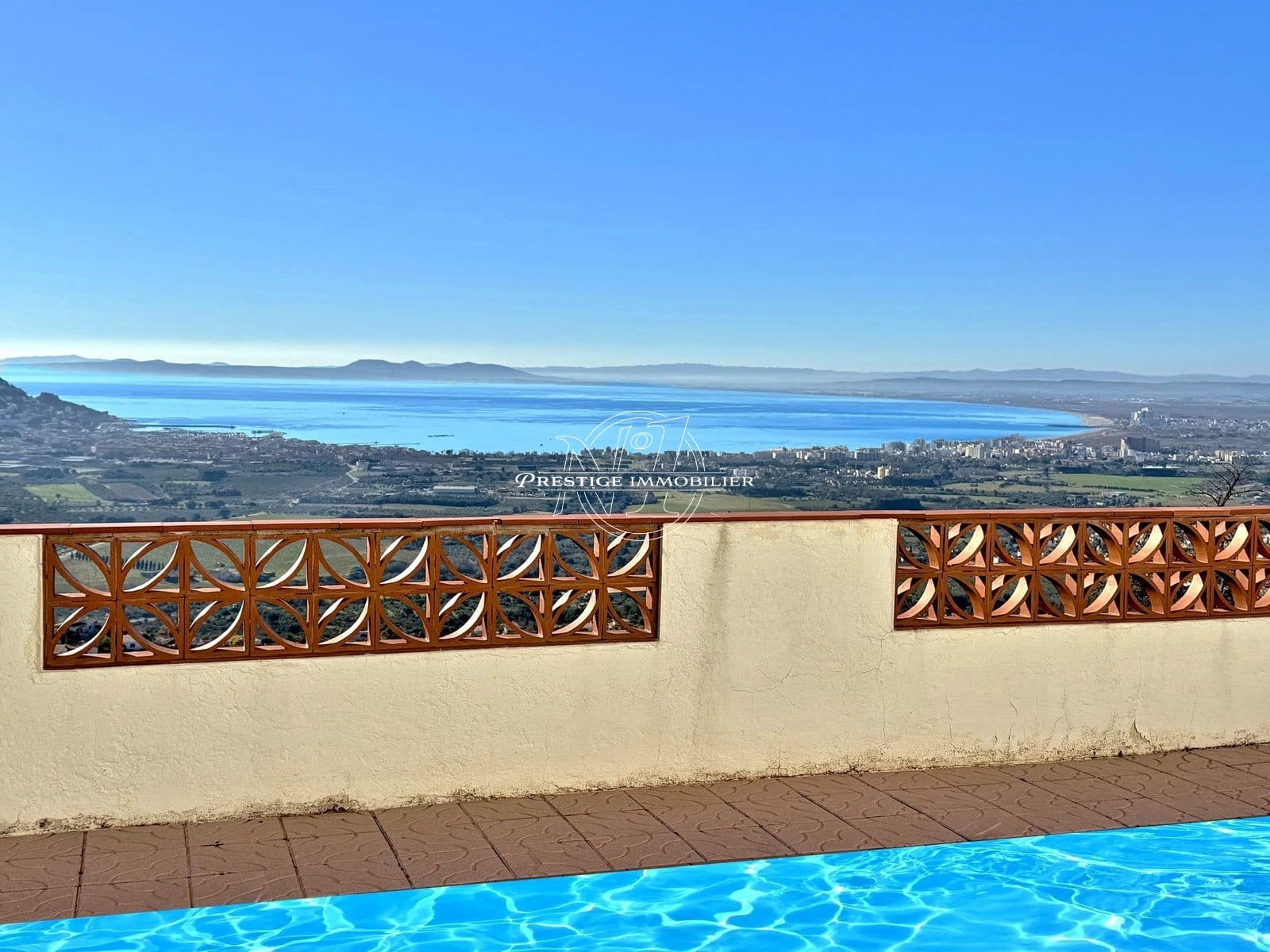 6 bedroom Villa for sale in Roses with pool - € 840,000 (Ref: 9263680)