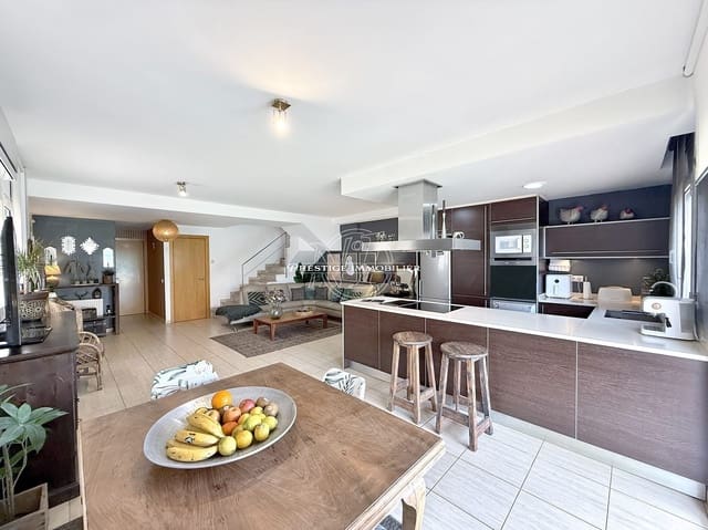 4 soveværelse Villa til salg i Empuriabrava, Castelló d'Empúries - € 330.000 (Ref: 9263683)