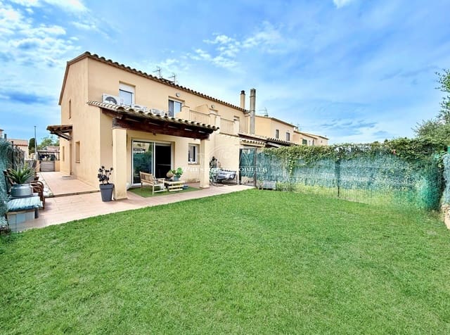 4 soveværelse Villa til salg i Empuriabrava, Castelló d'Empúries - € 330.000 (Ref: 9263683)