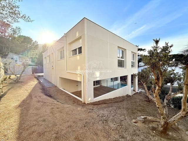 8 bedroom Villa for sale in Llançà with pool - € 960,000 (Ref: 9263685)