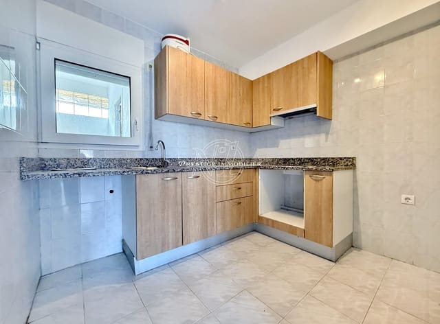 4 soverom Hus til salgs i Roses med svømmebasseng - € 369 000 (Ref: 9263686)