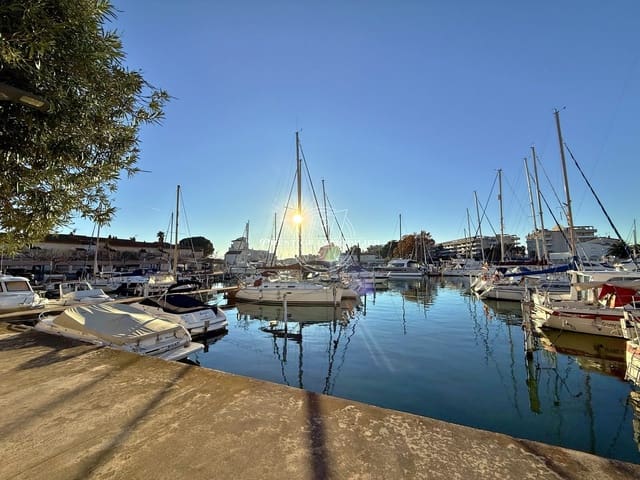 3 soverom Hus til salgs i Roses med svømmebasseng - € 350 000 (Ref: 9263687)