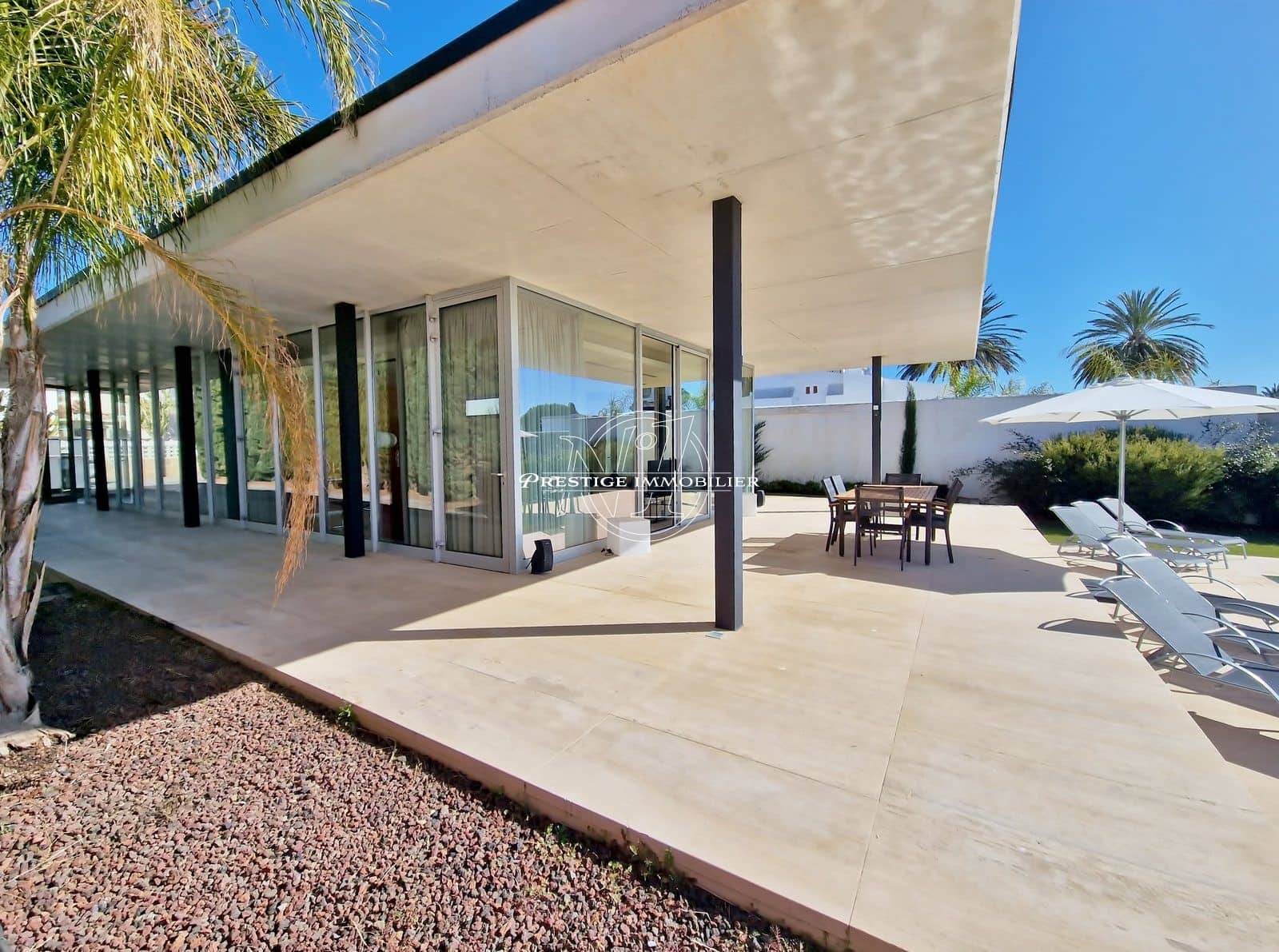 3 soveværelse Villa til salg i Empuriabrava med swimmingpool - € 1.595.000 (Ref: 9263688)