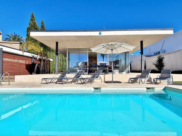 3 soveværelse Villa til salg i Empuriabrava, Castelló d'Empúries med swimmingpool - € 1.595.000 (Ref: 9263688)