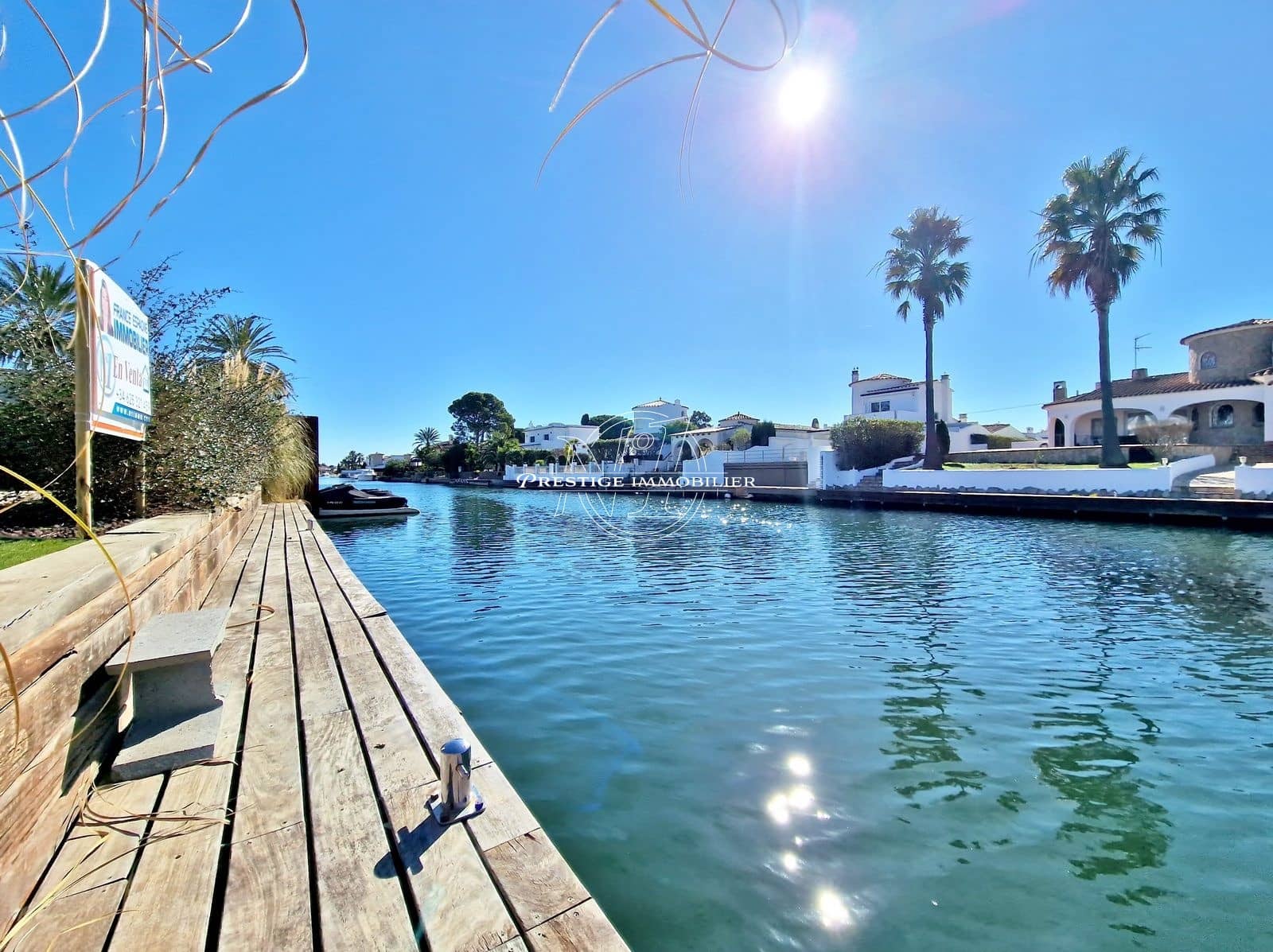 3 soveværelse Villa til salg i Empuriabrava med swimmingpool - € 1.595.000 (Ref: 9263688)