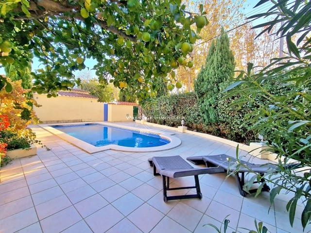 4 soveværelse Villa til salg i Empuriabrava, Castelló d'Empúries med swimmingpool - € 430.000 (Ref: 9263695)