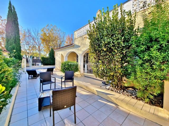 4 soveværelse Villa til salg i Empuriabrava, Castelló d'Empúries med swimmingpool - € 430.000 (Ref: 9263695)