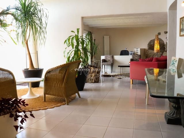 3 Zimmer Villa zu verkaufen in Roses mit Pool - 1.350.000 € (Ref: 9263696)