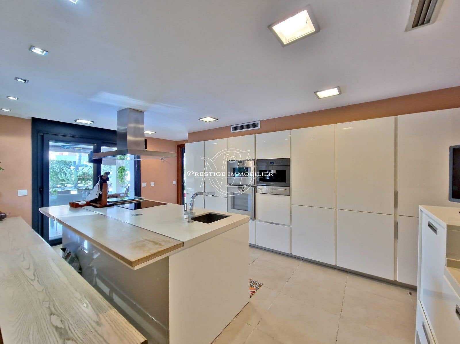 5 bedroom Villa for sale in Roses with pool - € 1,900,000 (Ref: 9263698)