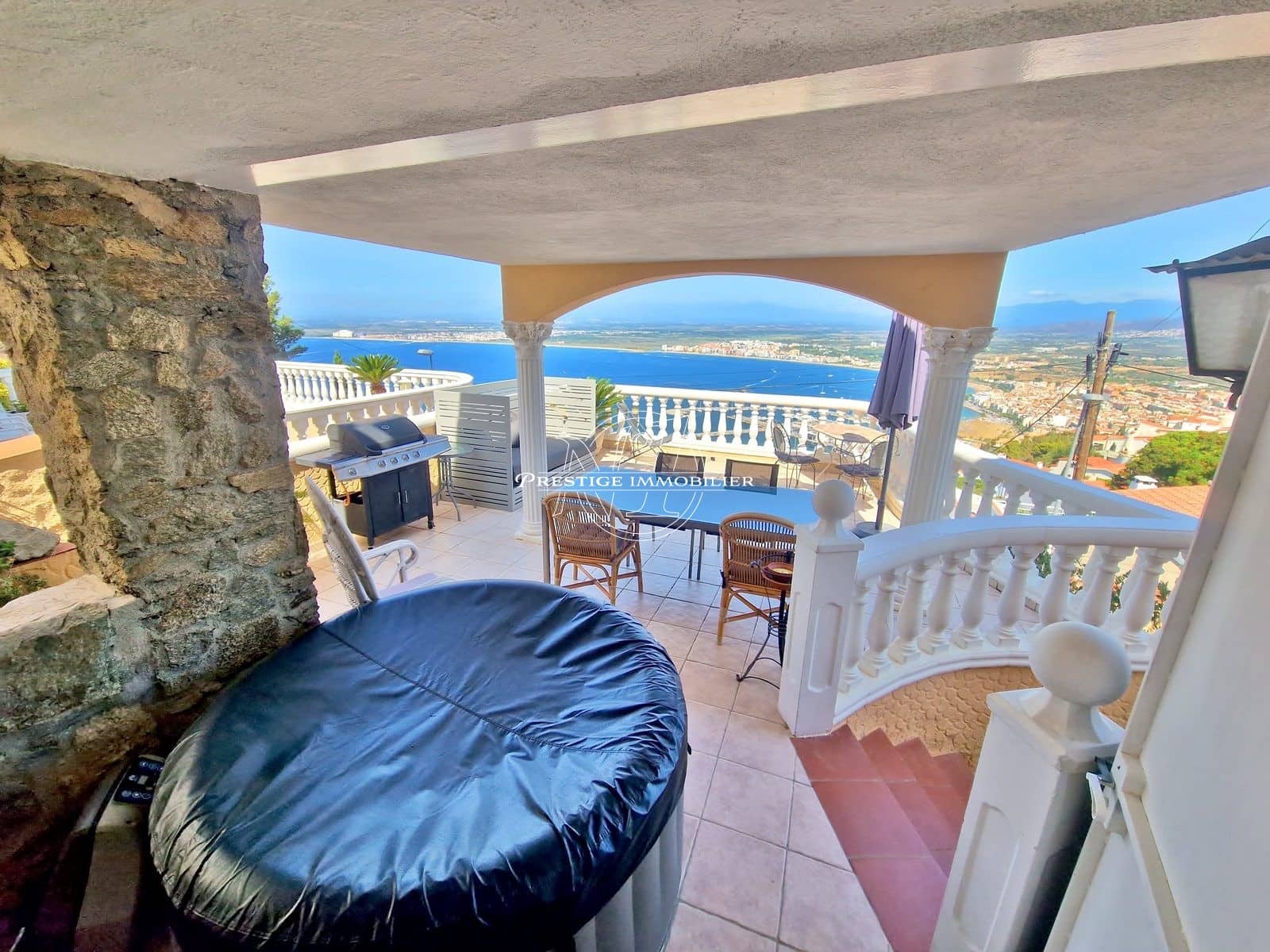 3 bedroom Villa for sale in Roses with pool - € 535,000 (Ref: 9263699)