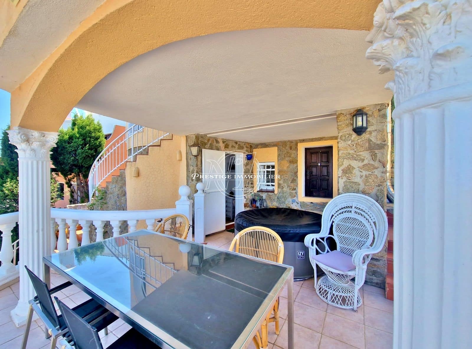 3 bedroom Villa for sale in Roses with pool - € 535,000 (Ref: 9263699)