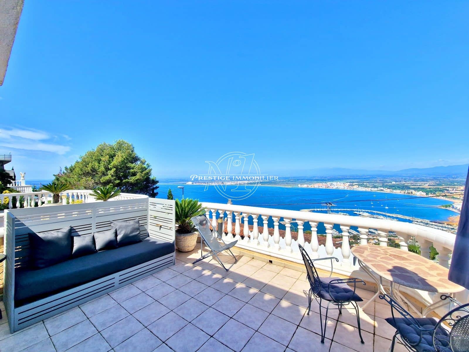 3 bedroom Villa for sale in Roses with pool - € 535,000 (Ref: 9263699)