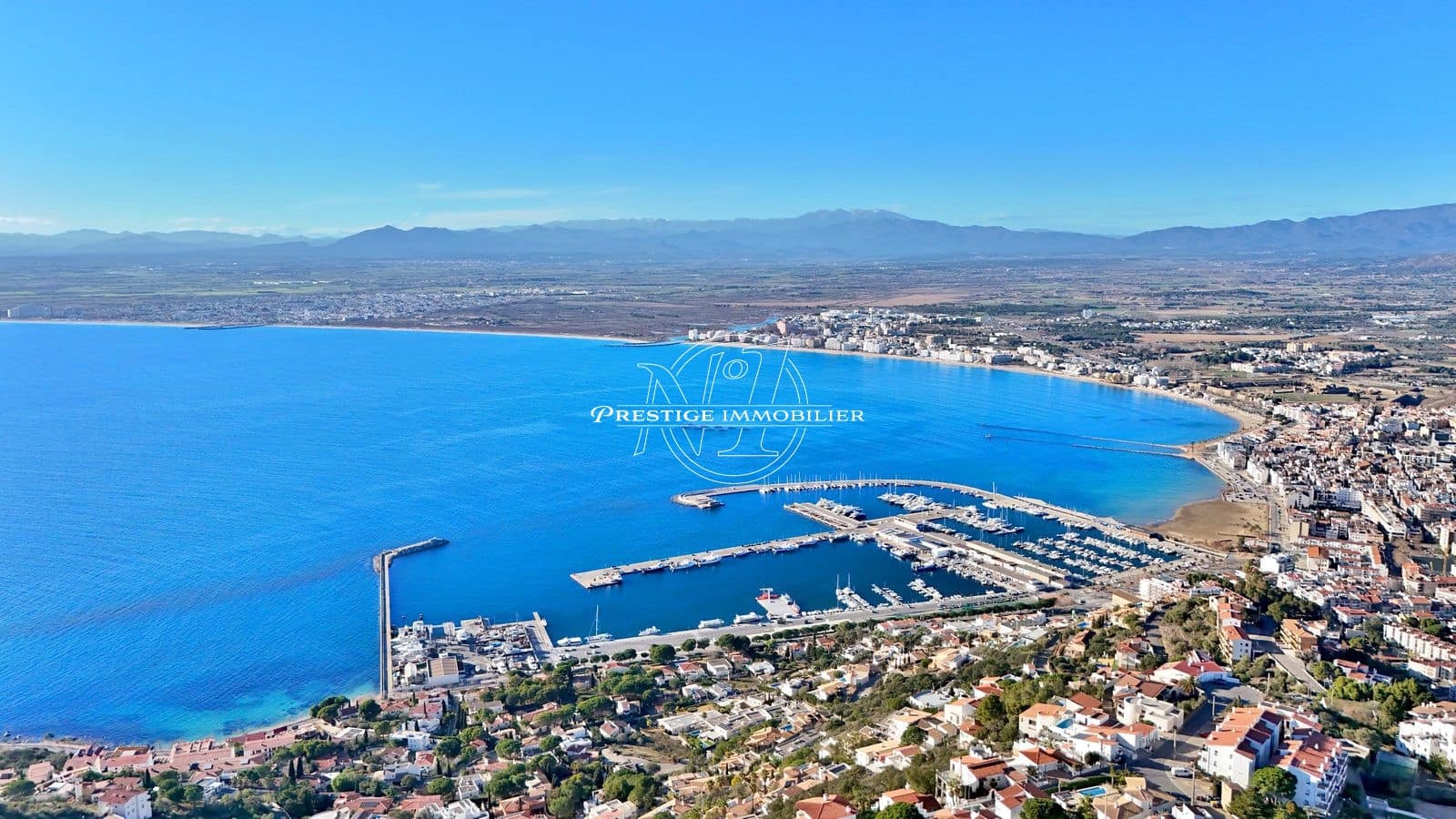 3 bedroom Villa for sale in Roses with pool - € 535,000 (Ref: 9263699)