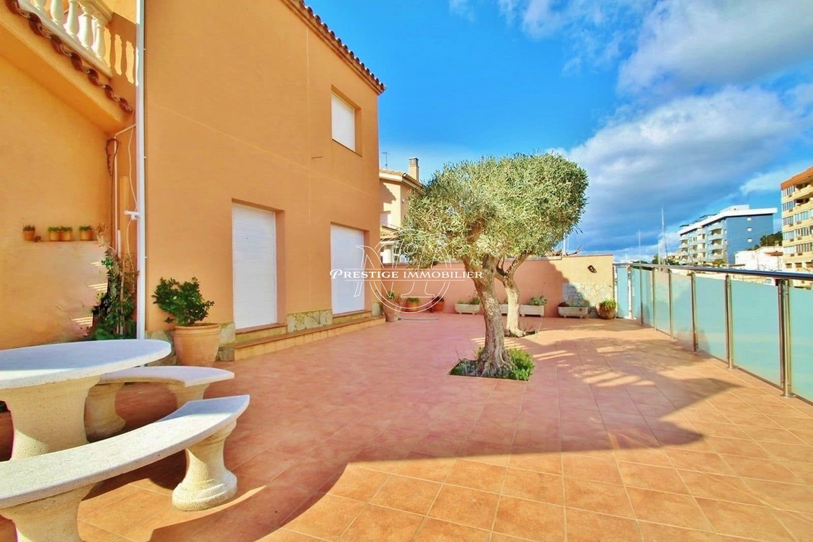 4 bedroom Villa for sale in Roses with pool - € 1,190,000 (Ref: 9263701)