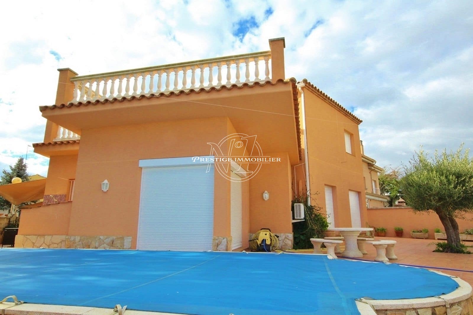 4 bedroom Villa for sale in Roses with pool - € 1,190,000 (Ref: 9263701)
