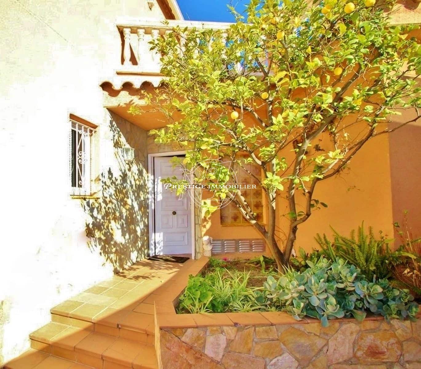 4 bedroom Villa for sale in Roses with pool - € 1,190,000 (Ref: 9263701)