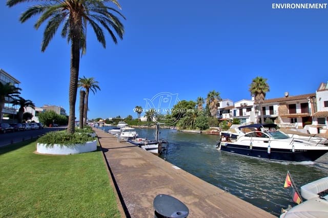 5 soveværelse Villa til salg i Empuriabrava, Castelló d'Empúries med swimmingpool - € 2.495.000 (Ref: 9263702)