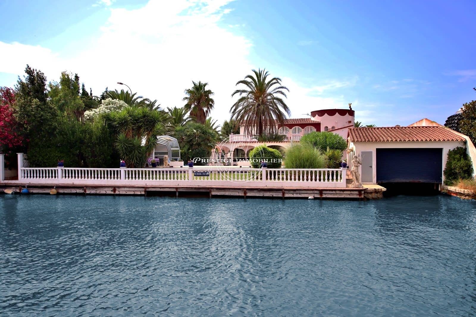 5 soveværelse Villa til salg i Empuriabrava med swimmingpool - € 2.495.000 (Ref: 9263702)
