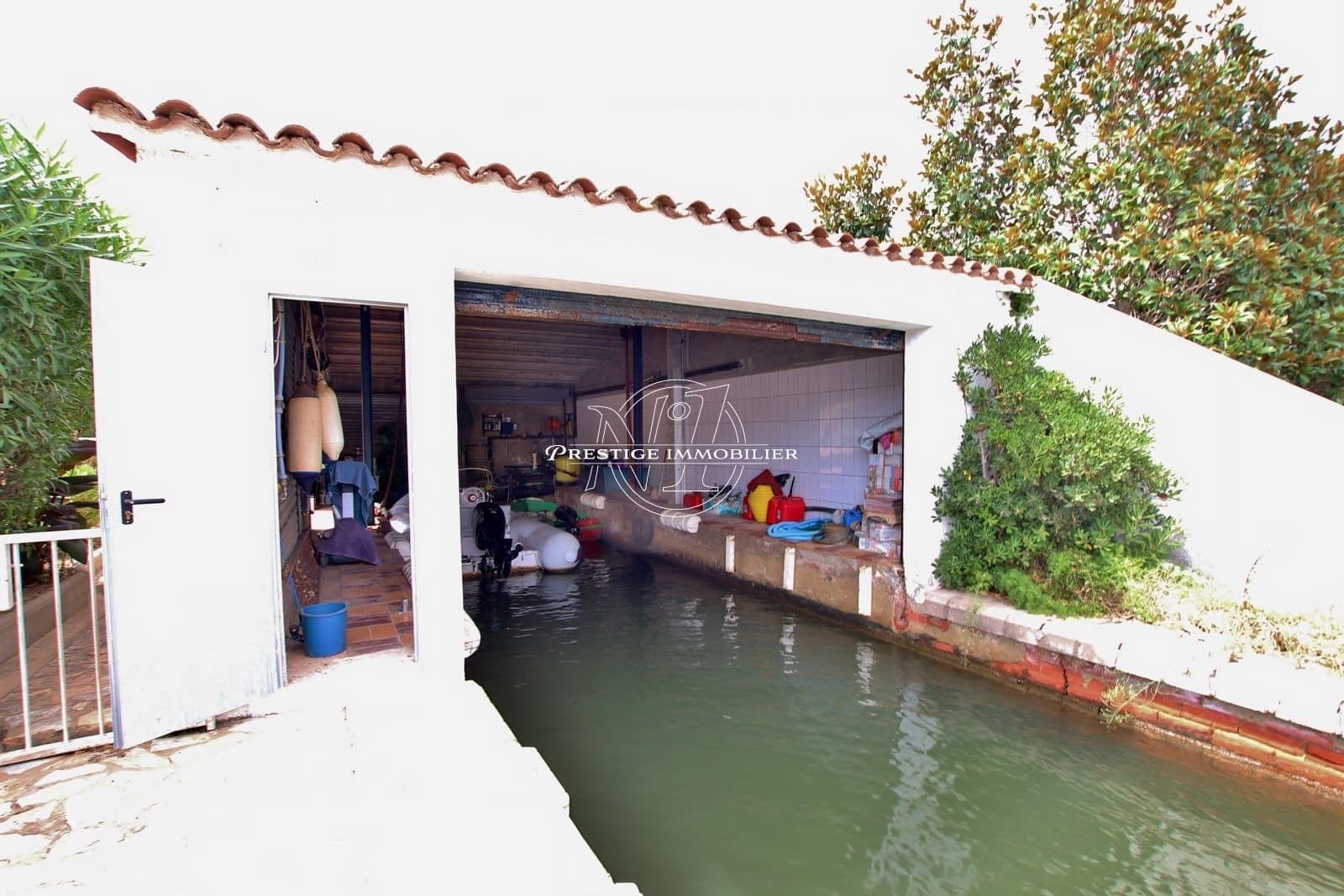 5 soveværelse Villa til salg i Empuriabrava med swimmingpool - € 2.495.000 (Ref: 9263702)