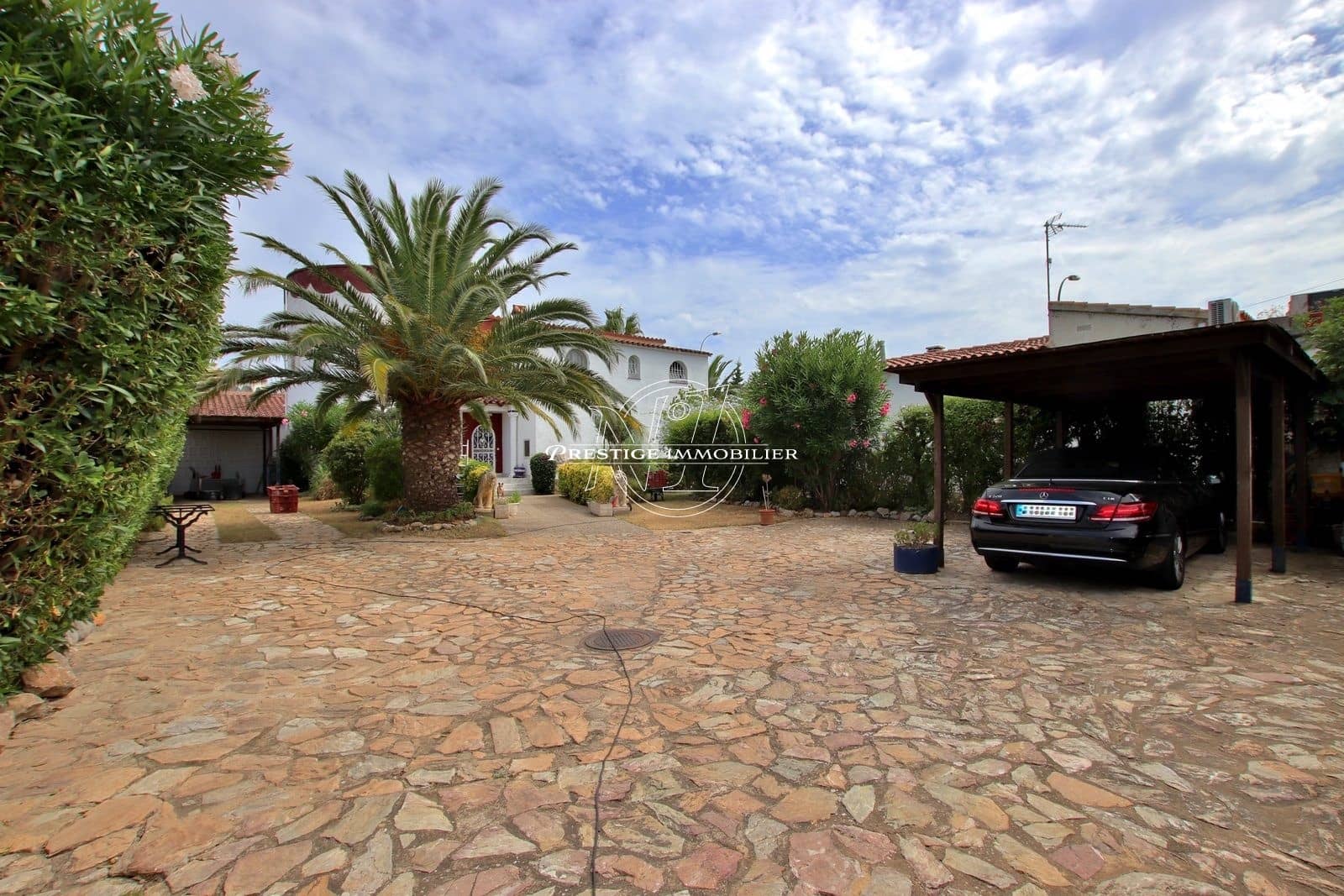 5 soveværelse Villa til salg i Empuriabrava med swimmingpool - € 2.495.000 (Ref: 9263702)