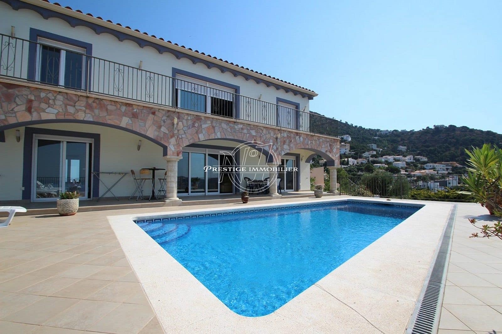 6 bedroom Villa for sale in Roses with pool - € 890,000 (Ref: 9263703)