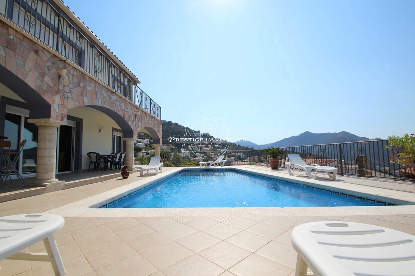 6 bedroom Villa for sale in Roses with pool - € 890,000 (Ref: 9263703)