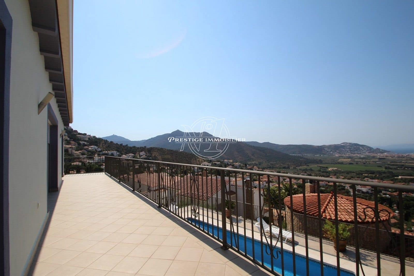 6 bedroom Villa for sale in Roses with pool - € 890,000 (Ref: 9263703)