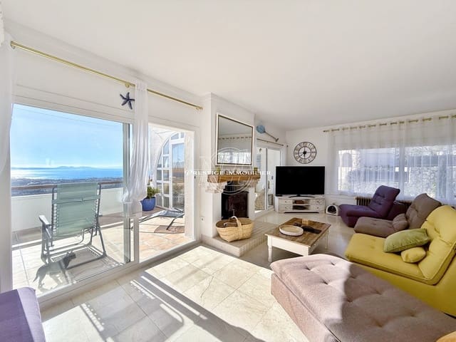 4 bedroom Villa for sale in Roses with pool - € 799,000 (Ref: 9263705)