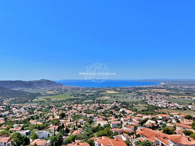 5 bedroom Villa for sale in Roses with pool - € 890,000 (Ref: 9263706)