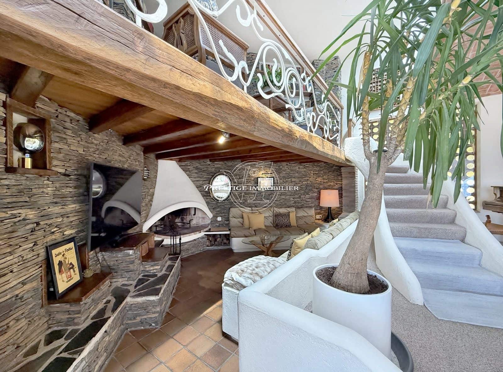 4 bedroom Villa for sale in Roses with pool - € 1,200,000 (Ref: 9263707)