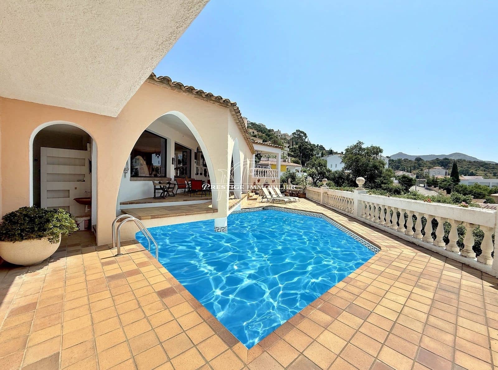 4 bedroom Villa for sale in Roses with pool - € 1,200,000 (Ref: 9263707)