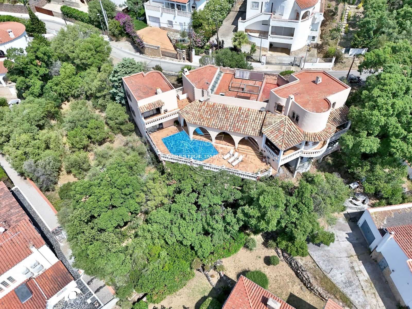 4 bedroom Villa for sale in Roses with pool - € 1,200,000 (Ref: 9263707)