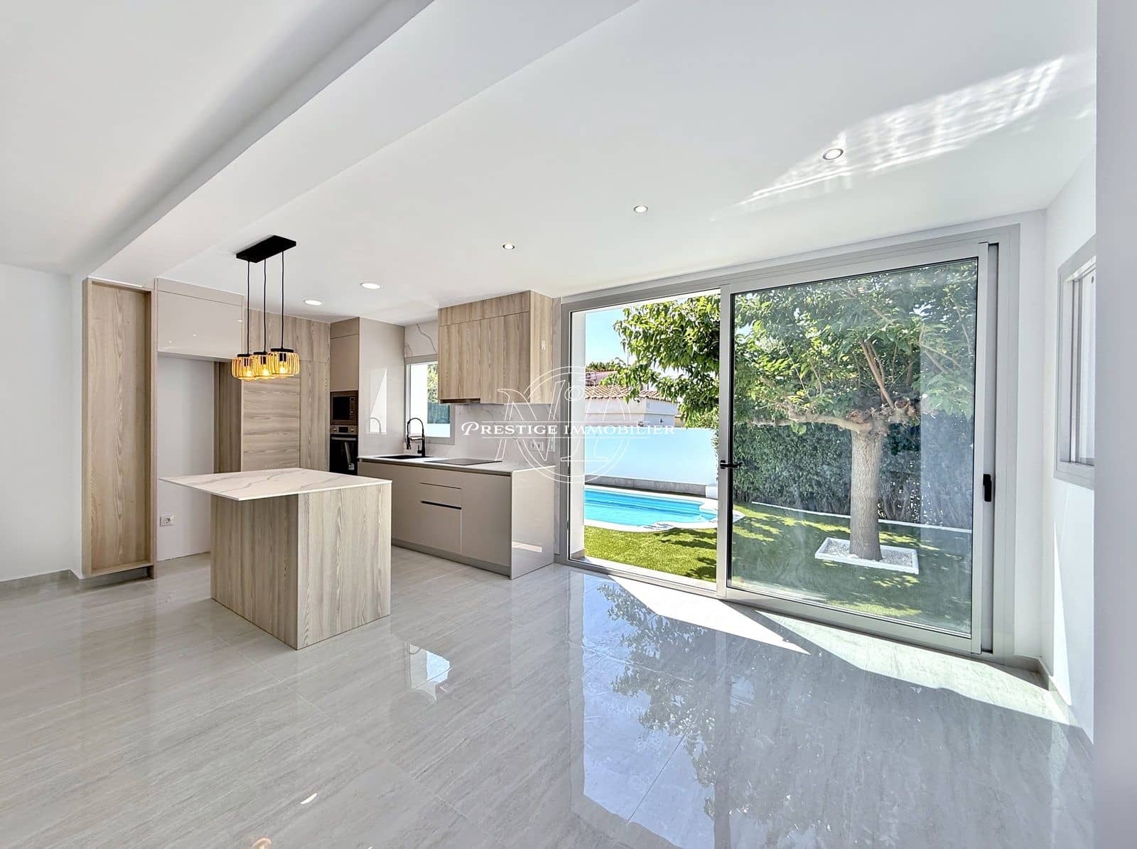 3 bedroom Villa for sale in Roses with pool - € 549,000 (Ref: 9263710)