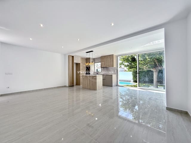 3 sypialnia Willa na sprzedaż w Roses z basenem - 549 000 € (Ref: 9263710)