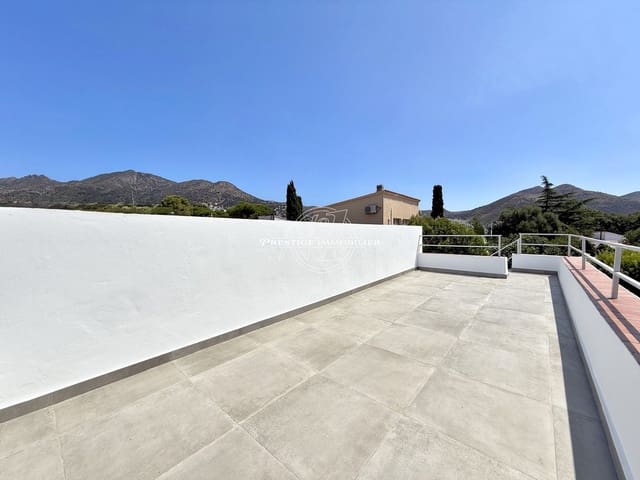 Chalet de 3 habitaciones en Roses en venta con piscina - 549.000 € (Ref: 9263710)