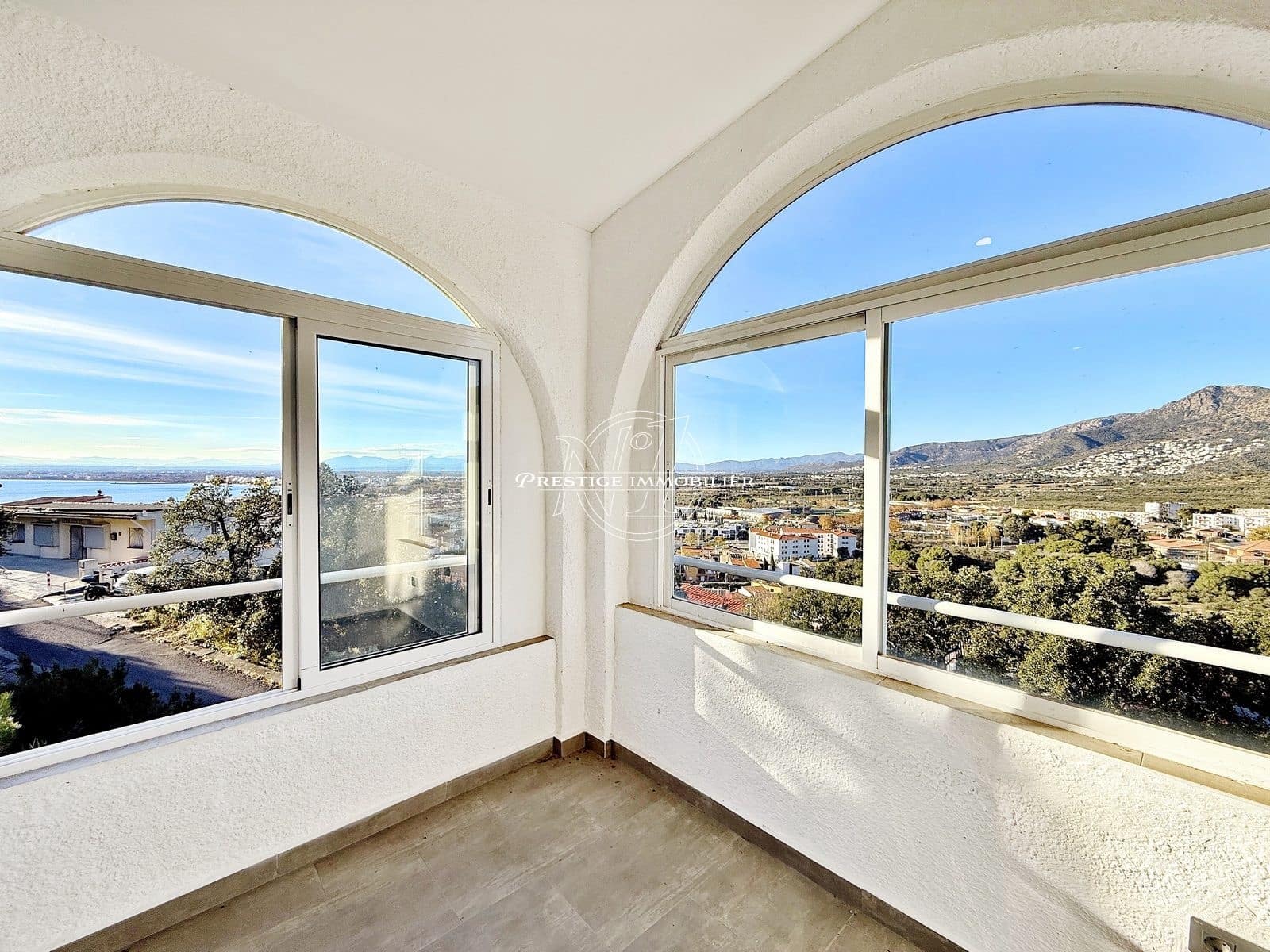 3 bedroom Villa for sale in Roses - € 450,000 (Ref: 9263711)