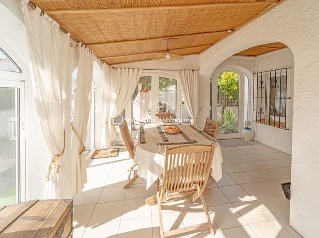 3 soveværelse Villa til salg i Empuriabrava, Castelló d'Empúries - € 390.000 (Ref: 9263715)