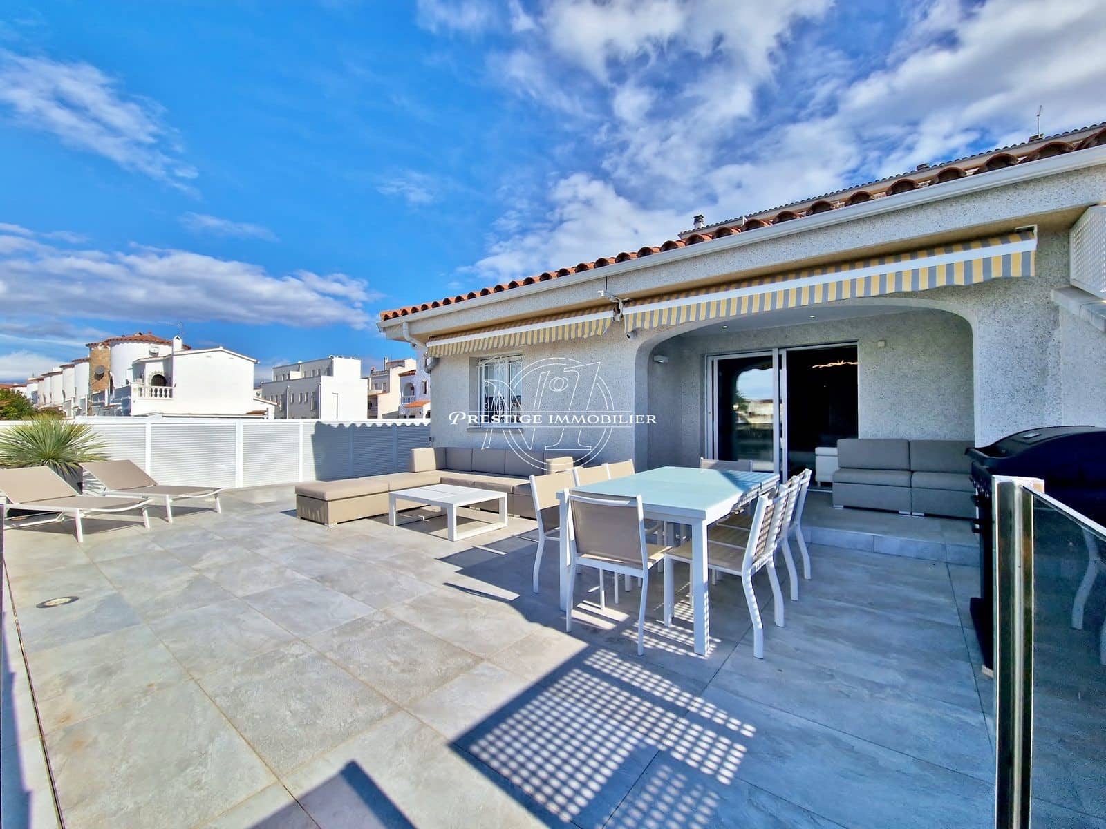 5 slaapkamer Villa te koop in Empuriabrava met zwembad - € 699.000 (Ref: 9263717)