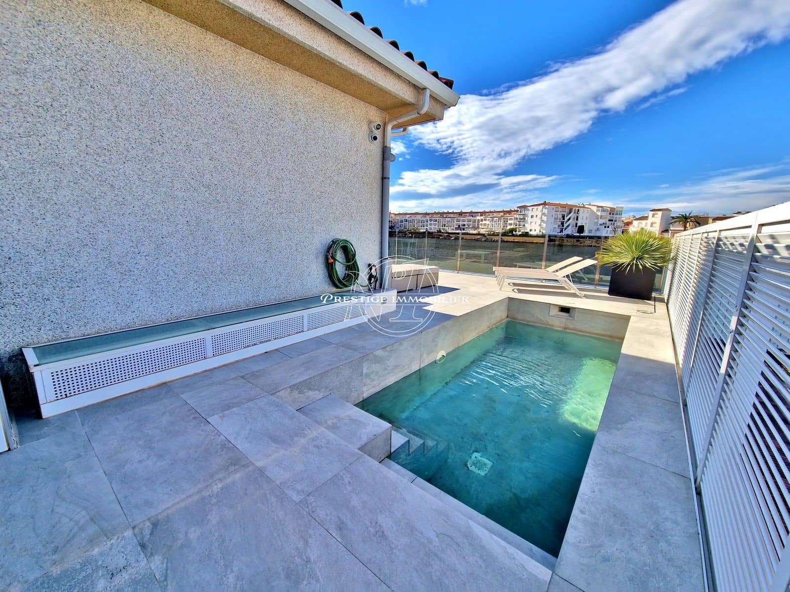 5 slaapkamer Villa te koop in Empuriabrava met zwembad - € 699.000 (Ref: 9263717)