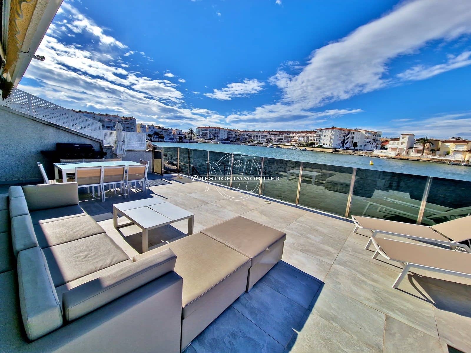 5 slaapkamer Villa te koop in Empuriabrava met zwembad - € 699.000 (Ref: 9263717)