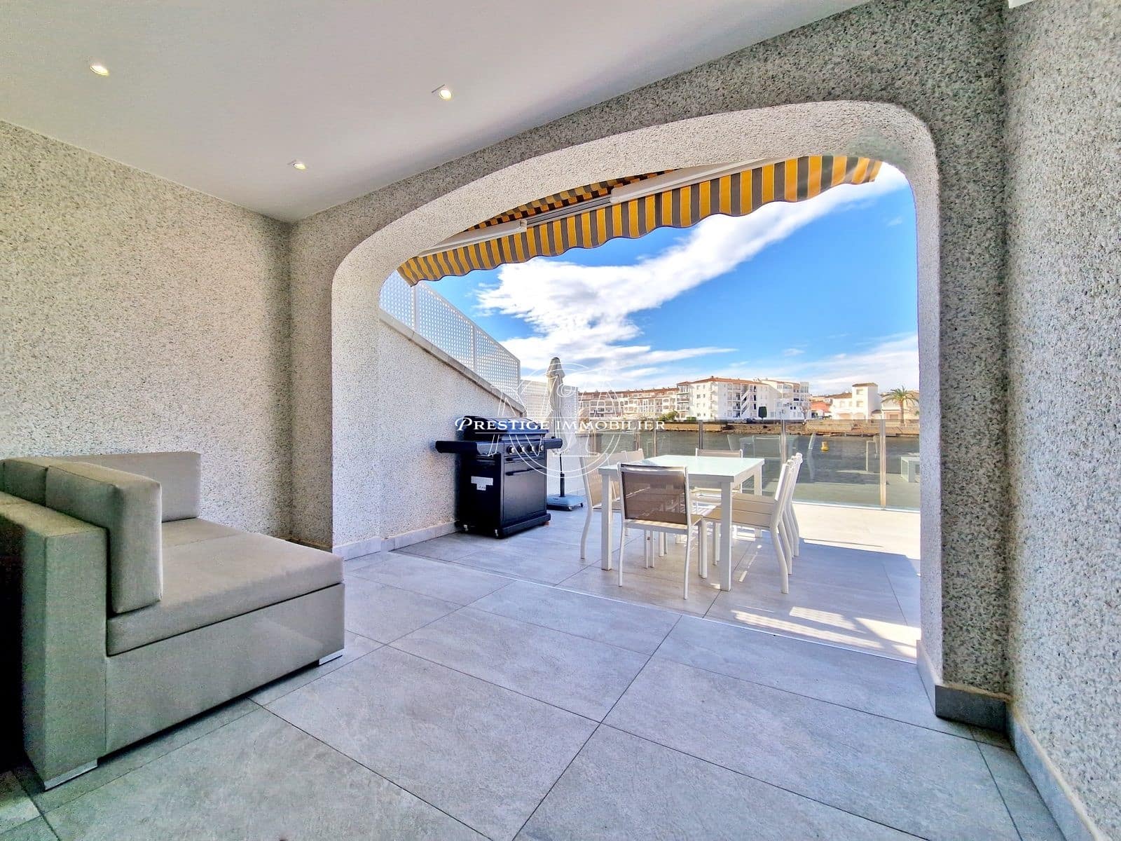 5 slaapkamer Villa te koop in Empuriabrava met zwembad - € 699.000 (Ref: 9263717)