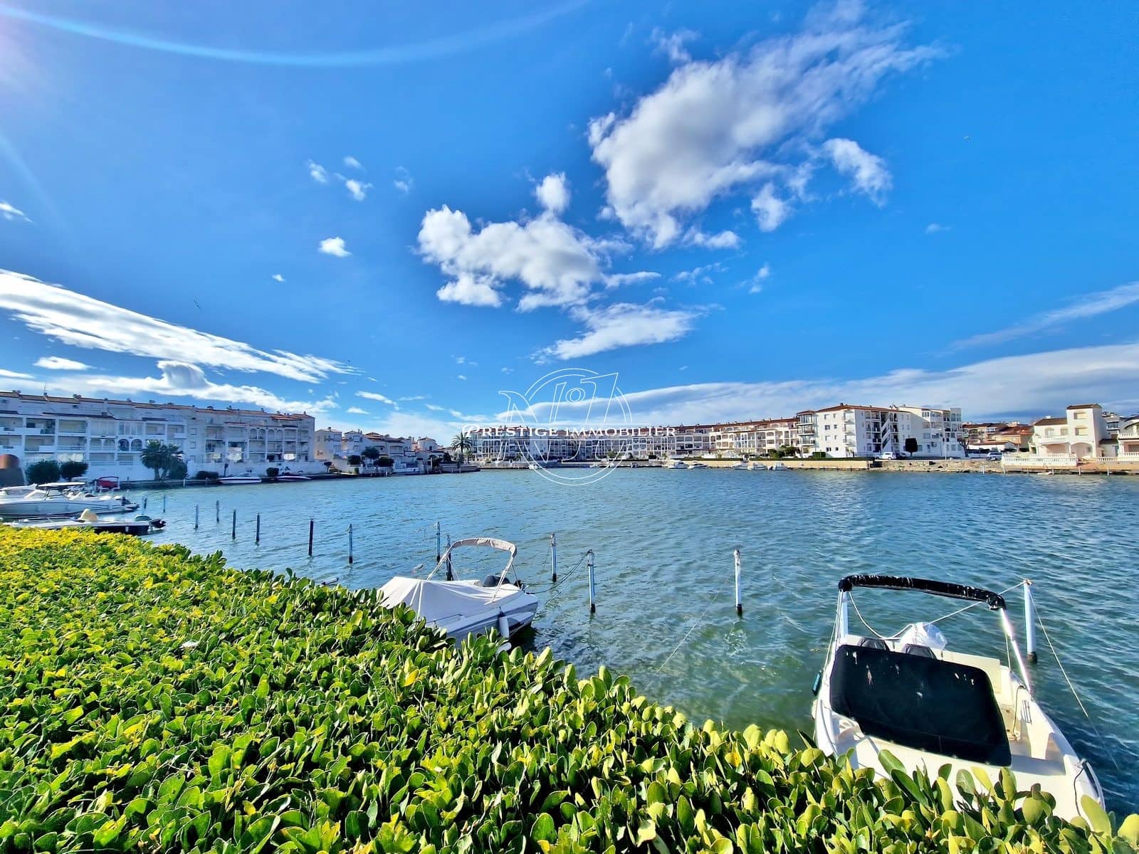 5 slaapkamer Villa te koop in Empuriabrava met zwembad - € 699.000 (Ref: 9263717)