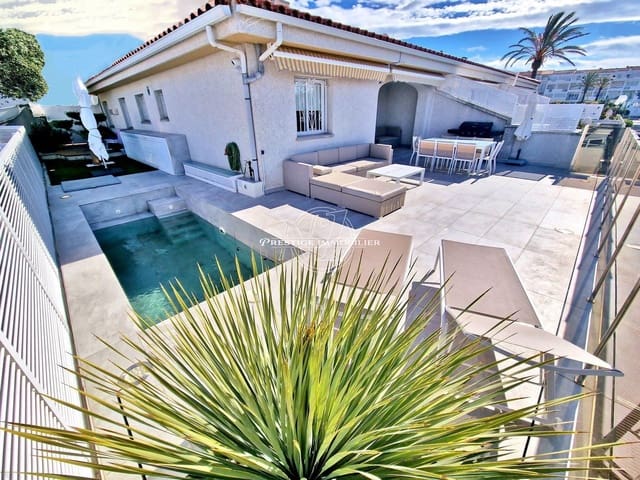 5 slaapkamer Villa te koop in Empuriabrava, Castelló d'Empúries met zwembad - € 699.000 (Ref: 9263717)