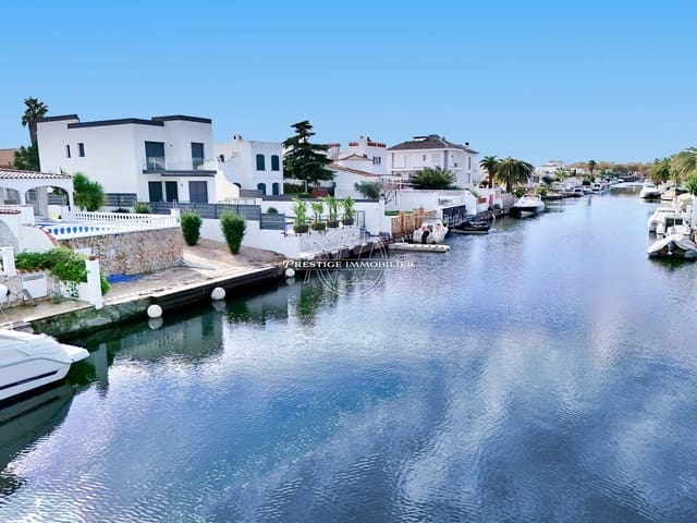 3 soveværelse Villa til salg i Empuriabrava, Castelló d'Empúries med swimmingpool - € 1.039.000 (Ref: 9263718)