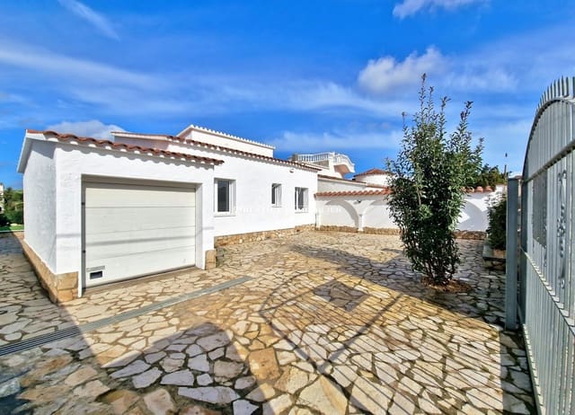 3 soveværelse Villa til salg i Empuriabrava, Castelló d'Empúries med swimmingpool - € 1.039.000 (Ref: 9263718)