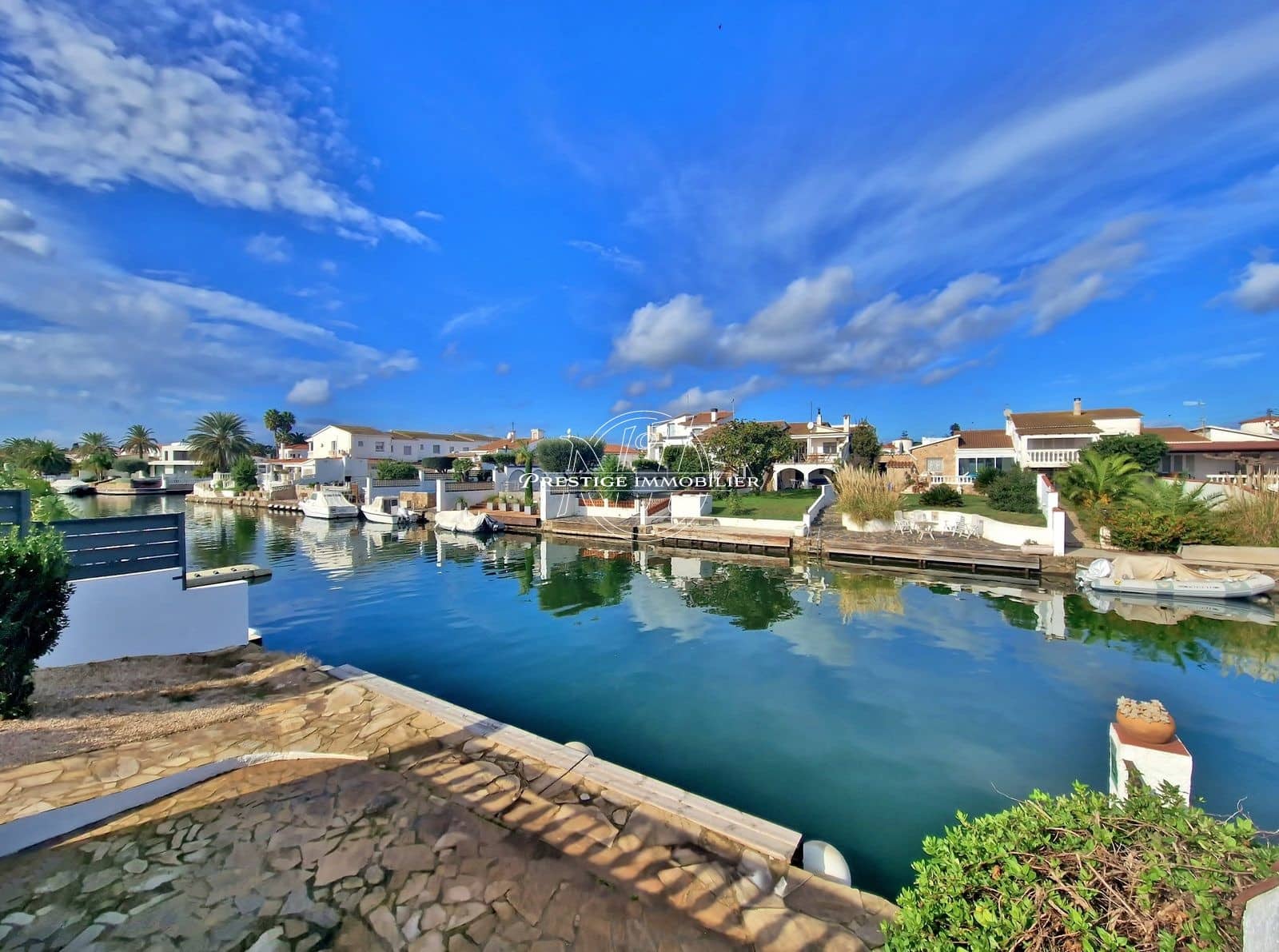 3 soveværelse Villa til salg i Empuriabrava med swimmingpool - € 995.000 (Ref: 9263718)