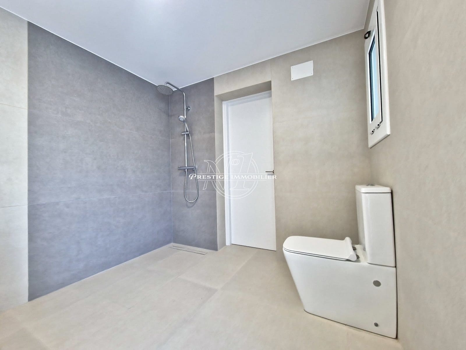 3 soveværelse Villa til salg i Empuriabrava med swimmingpool - € 995.000 (Ref: 9263718)