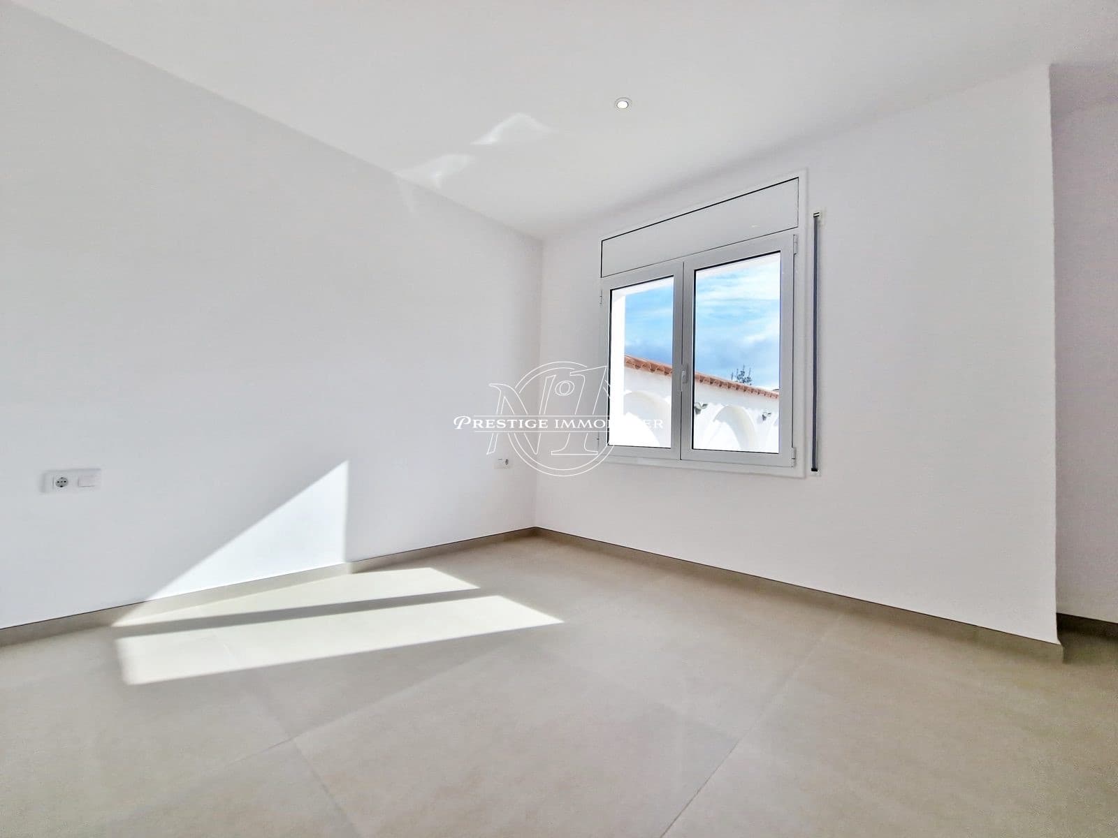 3 soveværelse Villa til salg i Empuriabrava med swimmingpool - € 995.000 (Ref: 9263718)