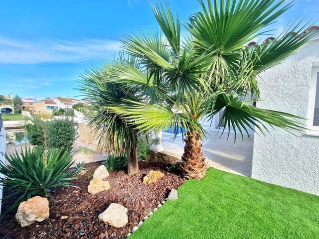 3 soveværelse Villa til salg i Empuriabrava, Castelló d'Empúries med swimmingpool - € 1.039.000 (Ref: 9263718)