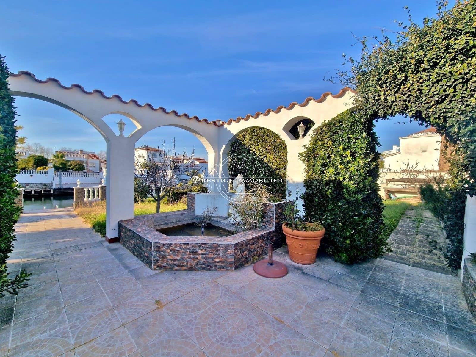 6 soveværelse Villa til salg i Empuriabrava - € 1.300.000 (Ref: 9263719)